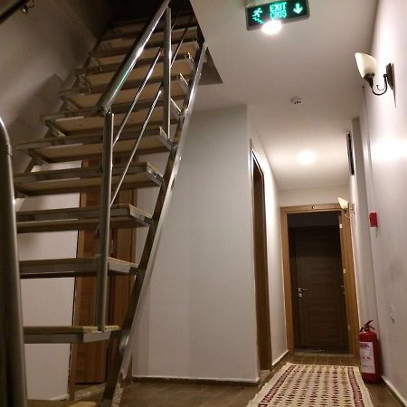 Deniz Hotel Yenifoca Eksteriør billede