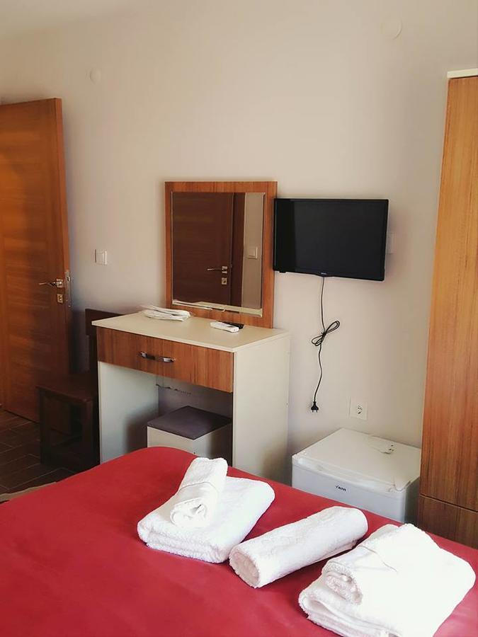 Deniz Hotel Yenifoca Eksteriør billede