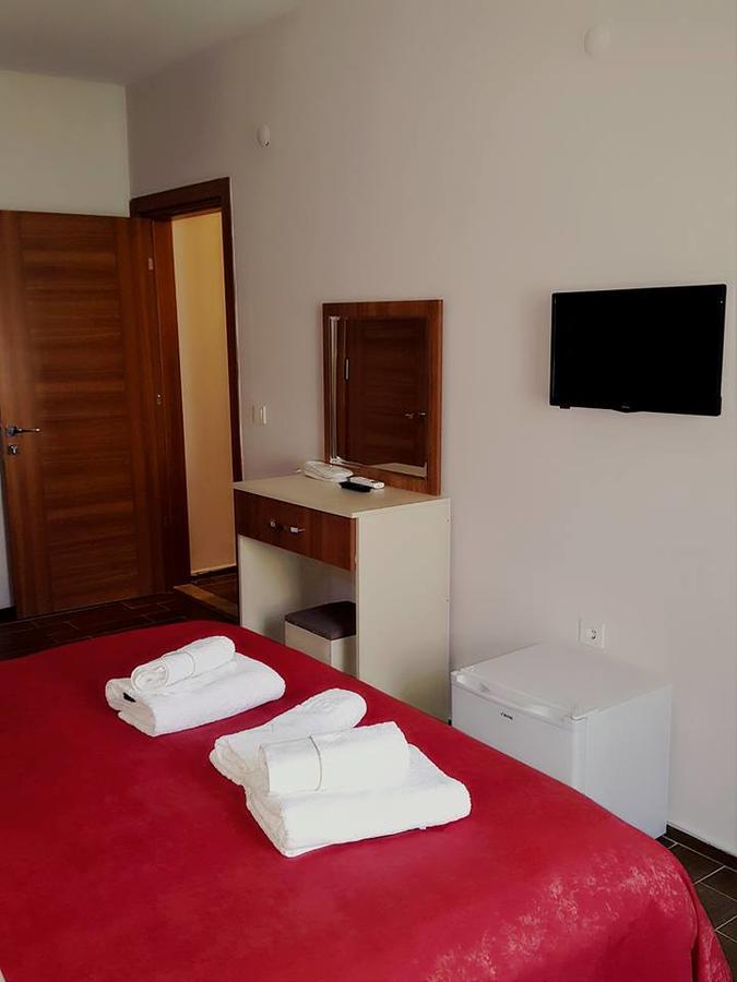 Deniz Hotel Yenifoca Eksteriør billede