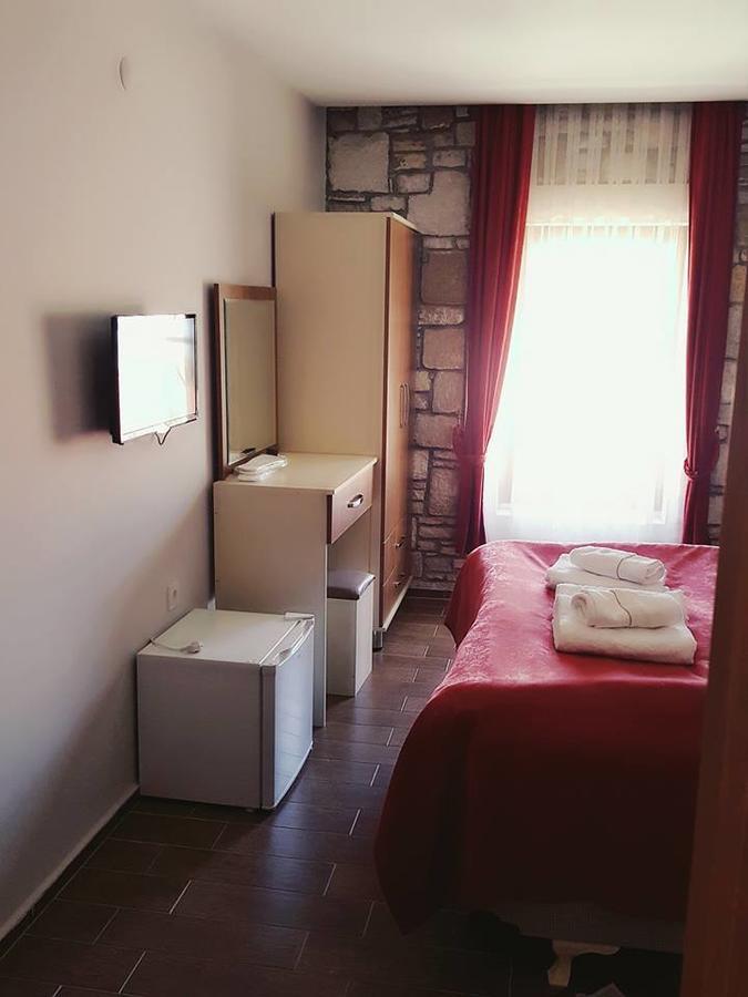 Deniz Hotel Yenifoca Eksteriør billede
