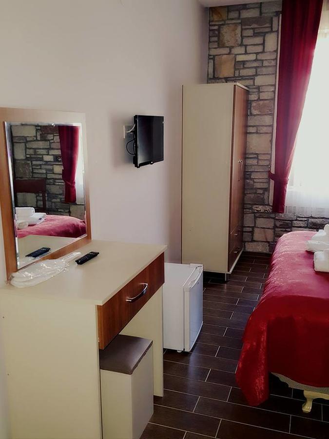 Deniz Hotel Yenifoca Eksteriør billede