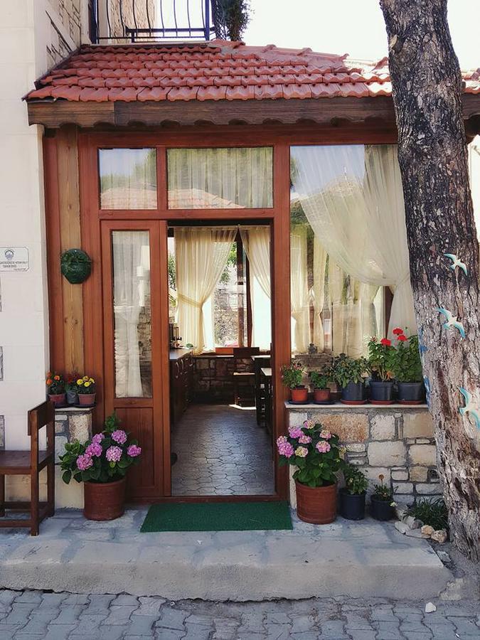 Deniz Hotel Yenifoca Eksteriør billede