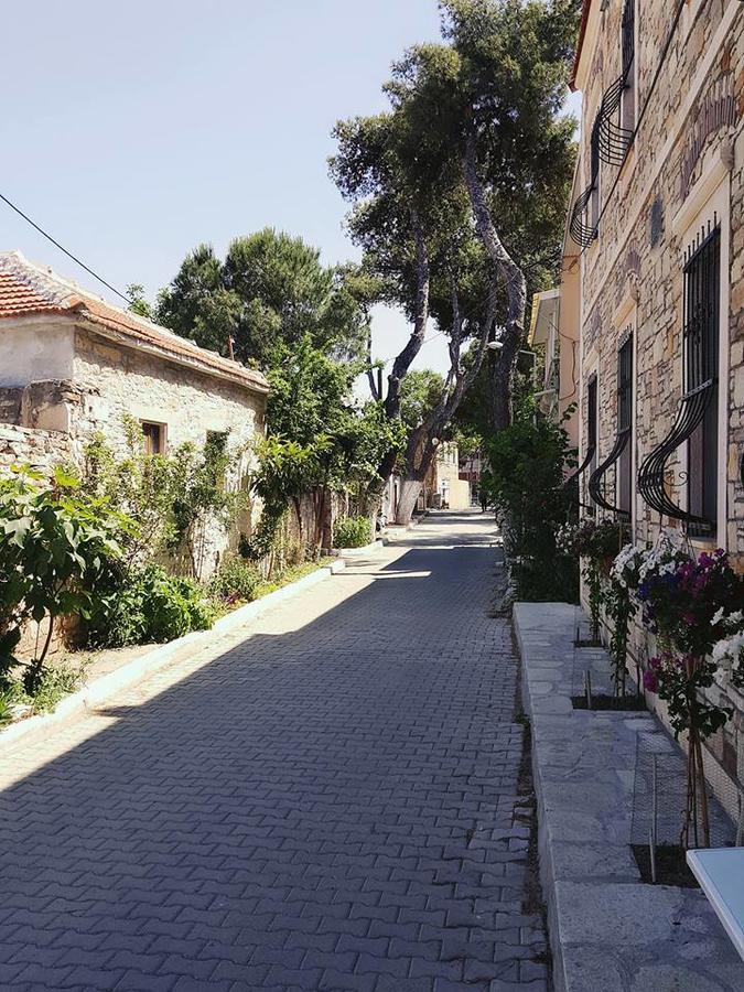 Deniz Hotel Yenifoca Eksteriør billede